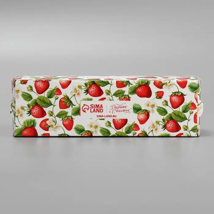 Коробка для макарун, кондитерская упаковка &laquo;Клубника сладких подарков&raquo;, 18 х 5.5 х 5.5 см