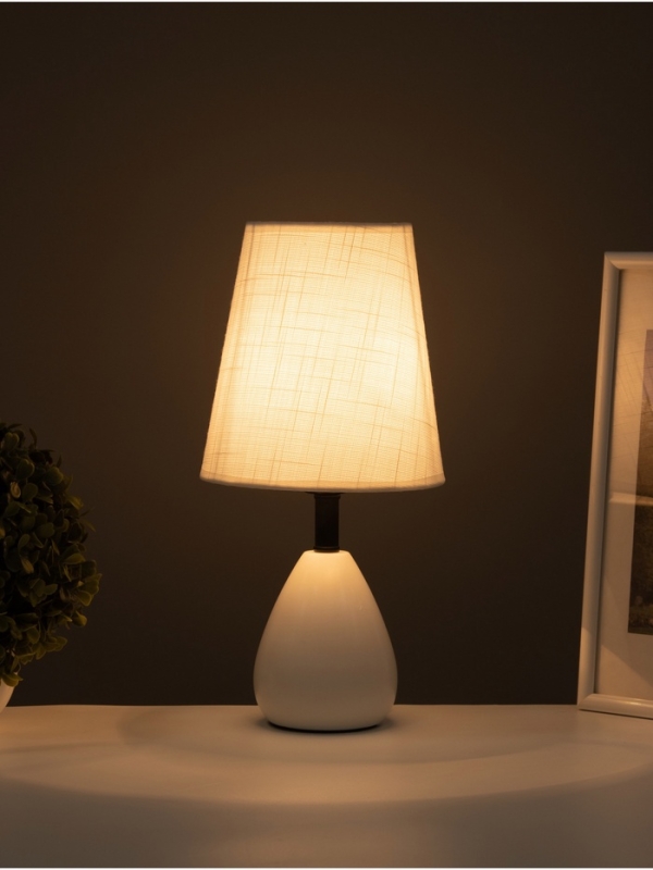 Лампа настольная BayerLux ЭКО "Лорен" 1х40Вт Е27 белый 16х16х34см