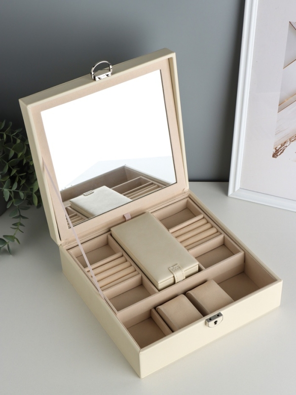 Шкатулка кожзам под часы 2 отделения и бижутерию "Ромбы белые" матовая 8,5х25х25 см