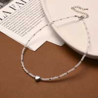 Чокер &laquo;Сердце&raquo; бусина №4, цвет белый в серебре, 35 см