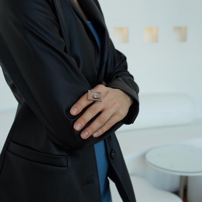 Кольцо &laquo;Тренд&raquo; страза в серединке, цвет белый в серебре (от 19 размера)