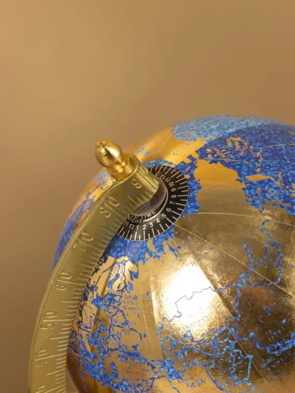 Глобус сувенирный 15х13х24 см, подставка дерево