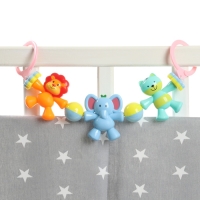 Растяжка на коляску/кроватку &laquo;Друзья&raquo;, 3 игрушки с погремушками, цвет МИКС, Крошка Я