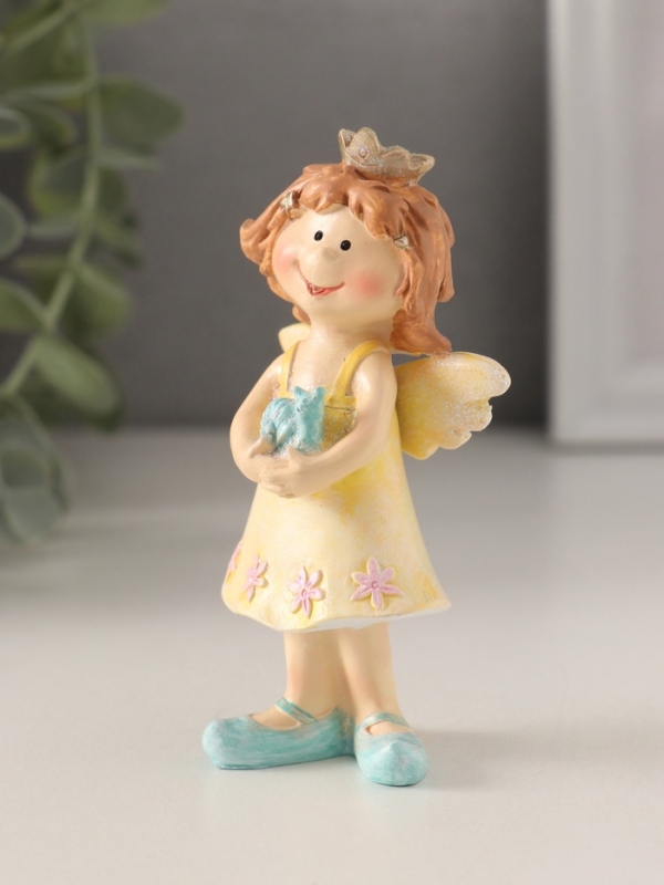 Сувенир полистоун "Принцесса-ангел в жёлтом платье с улиткой в руках" 7х4х10 см