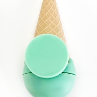 Игрушка для кошек из кошачьей мяты "Мороженное" на основании, 5 х 4 см, розовая