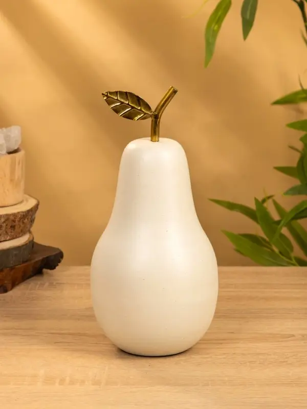 Сувенир "Груша с золотым листом" 12х12х25 см, цв. матовый белый