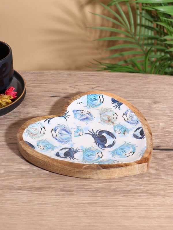 Блюдо в форме сердца &laquo;Крабы&raquo;, дерево манго, 20.5&times;20&times;2.3 см