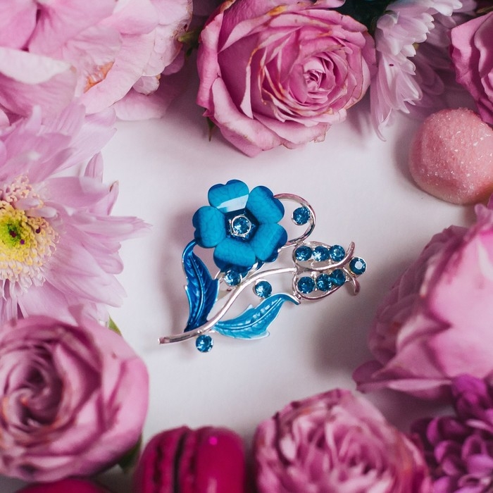 Брошь &laquo;Цветение&raquo;, цвет морской в серебре