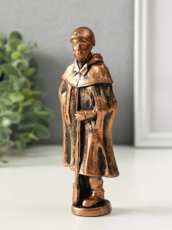 Фигура "Солдат" размер 15х6х3 см, гипс , винтажная бронза