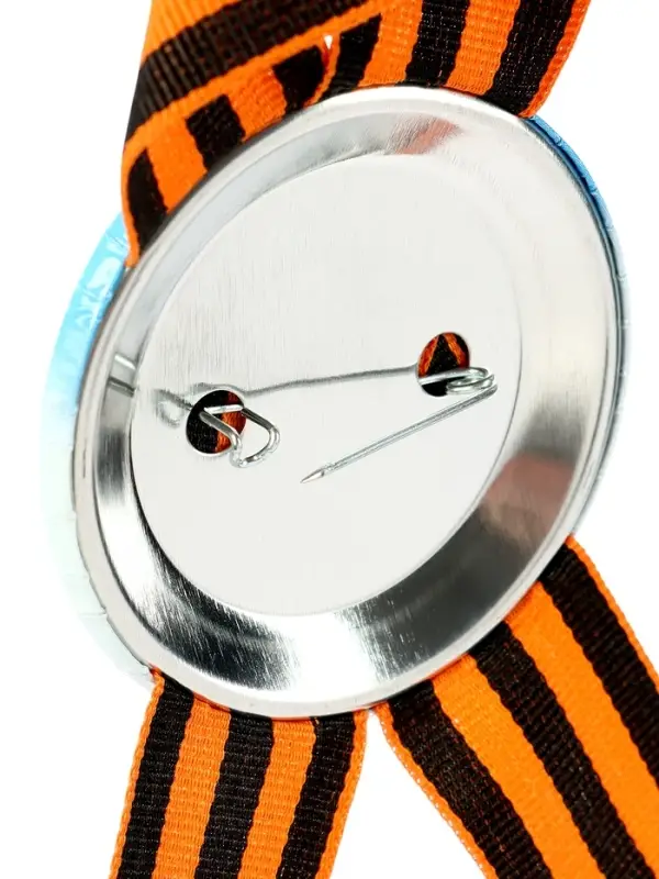 Значок закатной с георгиевской лентой &laquo;9 мая&raquo;