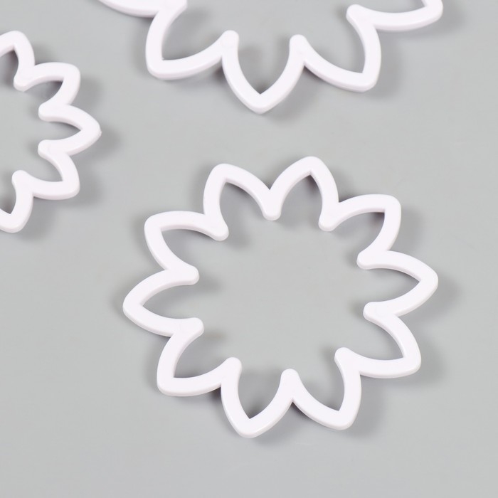 Каттеры для полимерной глины "Цветы" набор 3 шт d=6,9, 8,8 и 10,8 см