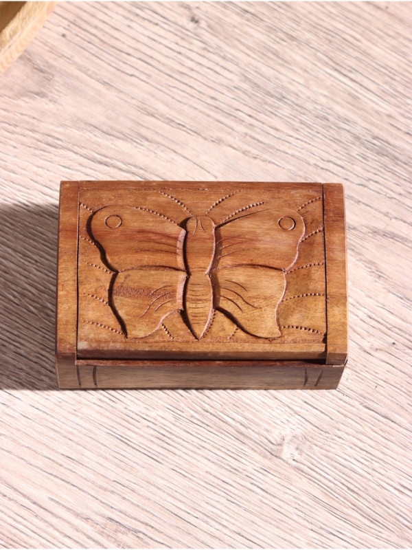 Шкатулка резная "Бабочка" дерево соно, 11х7х3,5 см
