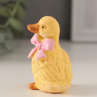 Сувенир полистоун "Утёнок с большим розовым бантом" 4,5х4х6 см