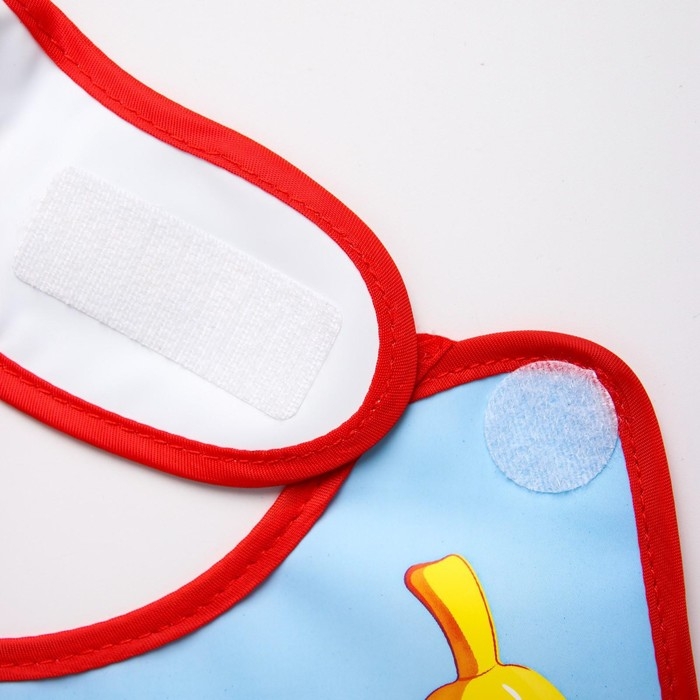 Нагрудник для кормления &laquo;Фруктовая тусовка&raquo; непромокаемый на липучке, с карманом