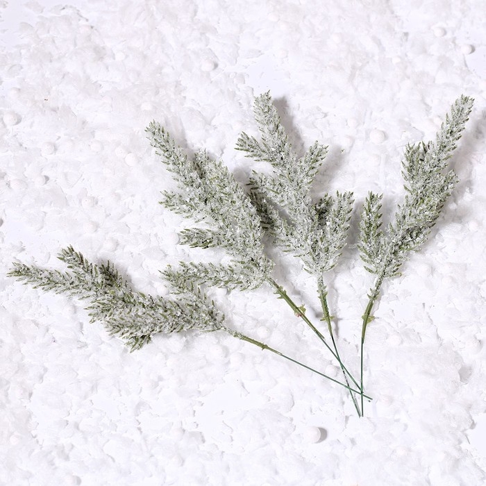 Декор &laquo;Веточка ели со снегом&raquo;, набор 4 шт., размер 1 шт. &mdash; 17 см