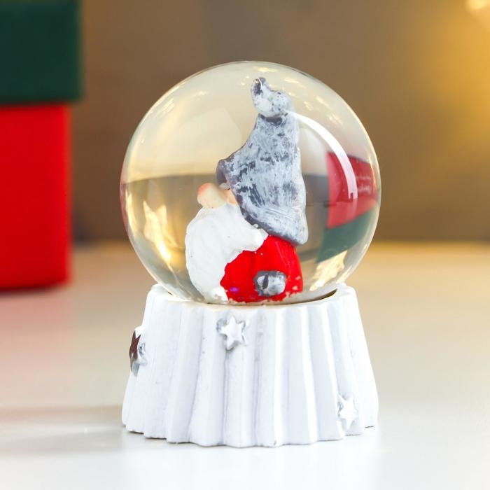 Снежный шар новогодний стеклянный &laquo;Дед Мороз в колпаке войлочном&raquo;, d=4.5 см, 6&times;4.5&times;4.5 см