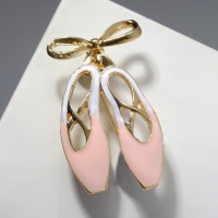 Брошь &laquo;Пуанты&raquo;, цвет розовый в золоте