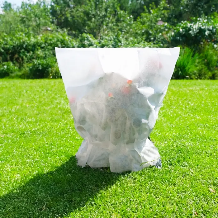 Чехол для растений, на завязках, 60 &times; 56 см, спанбонд с УФ-стабилизатором, плотность 60 г/м&sup2;, МИКС