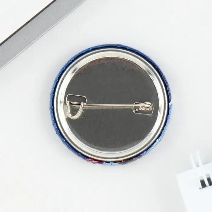 Значок закатной аниме &laquo;Девушка с веером&raquo;, d = 3,8 см