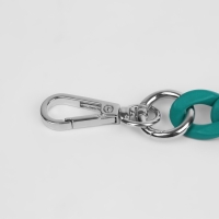 Цепочка для сумки, с карабинами, пластиковая, 23 &times; 17 мм, 30 см, цвет зелёный/серебряный