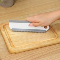 Щётка - скребок Raccoon, универсальная, 16&times;4,5&times;2 см