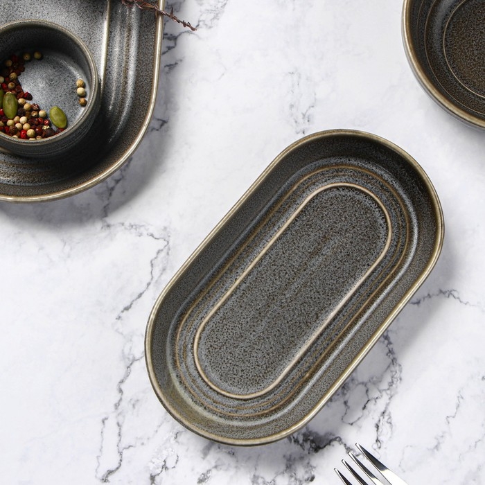 Блюдо фарфоровое овальное Magistro Urban, 260 мл, 18&times;9,8&times;2,5 см, цвет серый