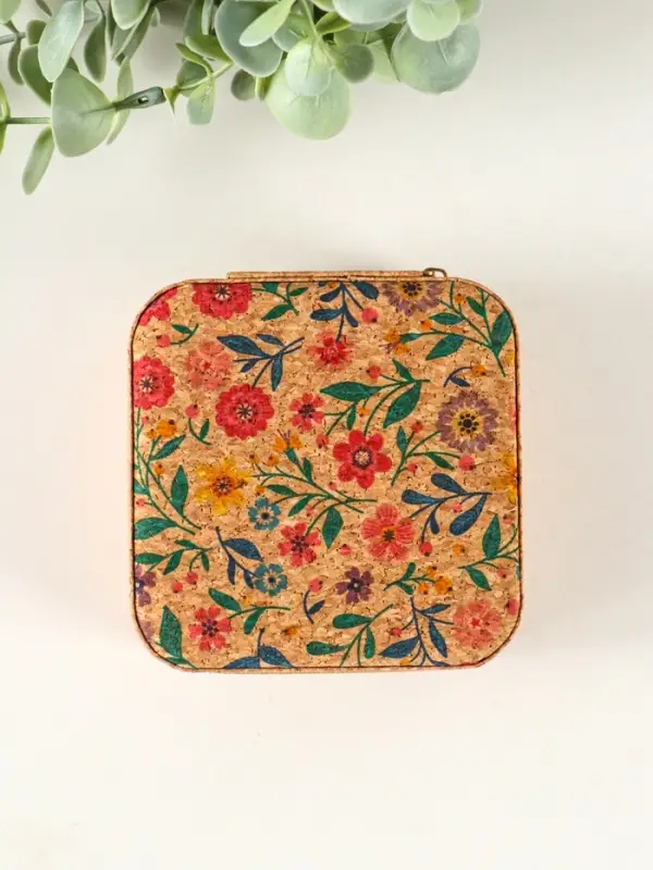 Шкатулка кожзам для украшений "Цветочная" пробка 10х10х5 см