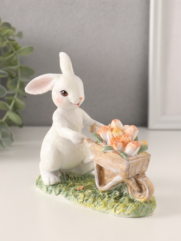 Сувенир полистоун "Кролик везет тележку с тюльпанами" 13,5х6х12 см