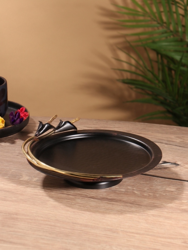 Блюдо сервировочное овальное "Черные каллы" черное с золотом. нержав сталь 22х5х21,5х5,5 см   104395