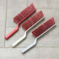 Щётка-смётка пластиковая Доляна, рабочая часть 18 см, 31&times;3,5 см, цвет МИКС