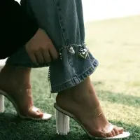 Колье "Многослойность" цепь с сердечком, цвет белый в серебре