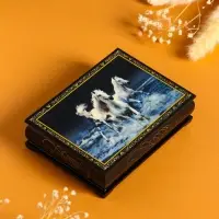 Шкатулка &laquo;Три коня&raquo;, 10&times;14 см, лаковая миниатюра