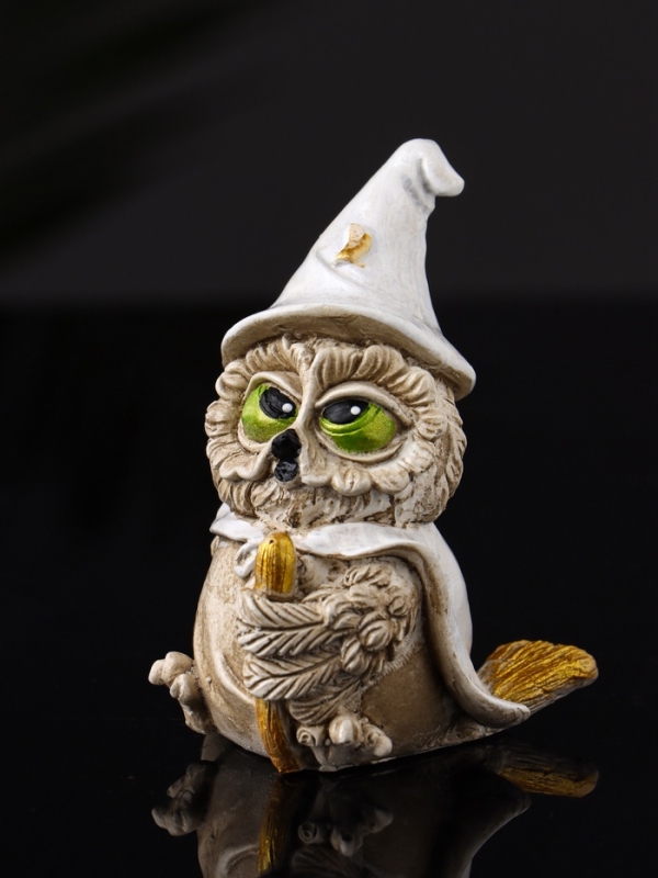 Фигура "Сова на метле" 10х7х6 см, бежевый