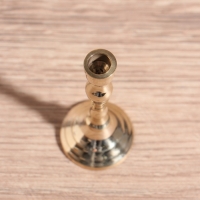 Подсвечник, латунь, 3.5&times;3.5&times;7.5 см