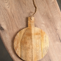 Доска разделочная круглая "Желтые и синие цветы" дерево манго 36х28 см