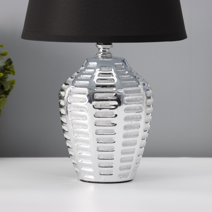 Настольная лампа с абажуром RISALUX &laquo;Мирена&raquo;, Е14, 40 Вт, чёрно-хромовый, 20&times;20&times;33 см