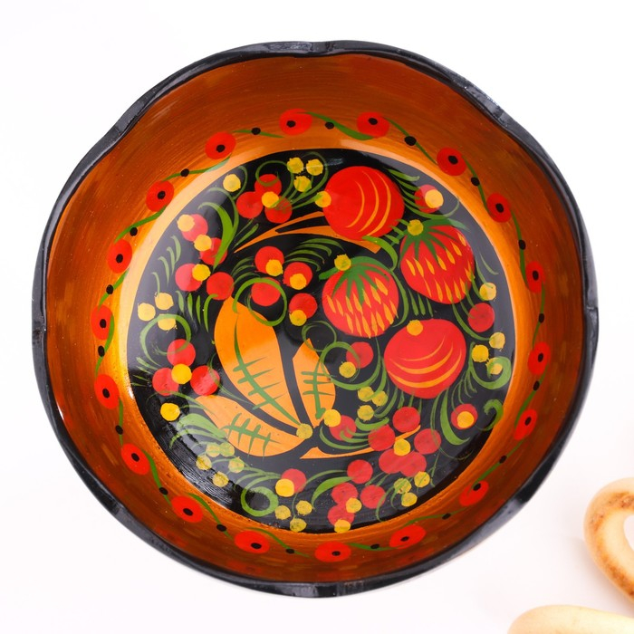 Конфетница &laquo;Земляничка&raquo;, резная, хохлома