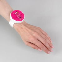 Игольница магнитная на руку, 25 &times; 5,7 см, цвет МИКС