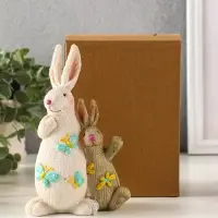 Сувенир полистоун "Зайка с зайчонком вязанные с бабочками/цветами" 5х9,8х15 см