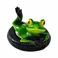 Садовая фигура 14 х 13 х 9,5 см "Лягушка на шине" Водоплавающая