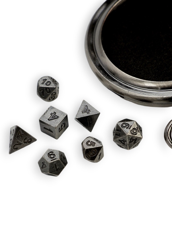 Кубики для D&D (Dungeons and Dragons, ДнД) в кейсе-дайсбоксе, d-4 см