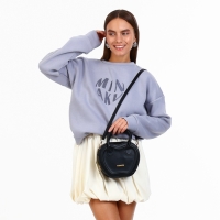 Сумка женская кросс-боди на молнии, цвет чёрный