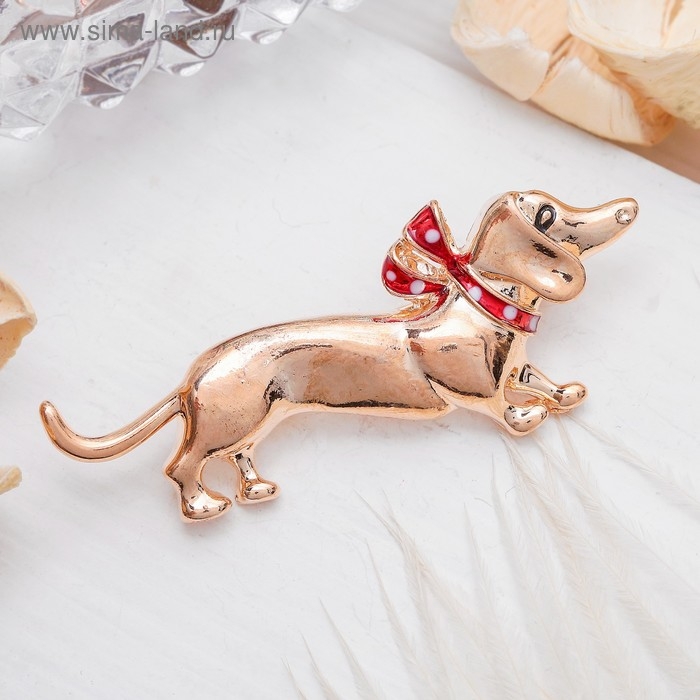 Брошь &laquo;Собака&raquo; такса с бантом, цвет красный в золоте