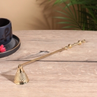 Гаситель для свечей "Еловая шишка" латунь 28,5 см