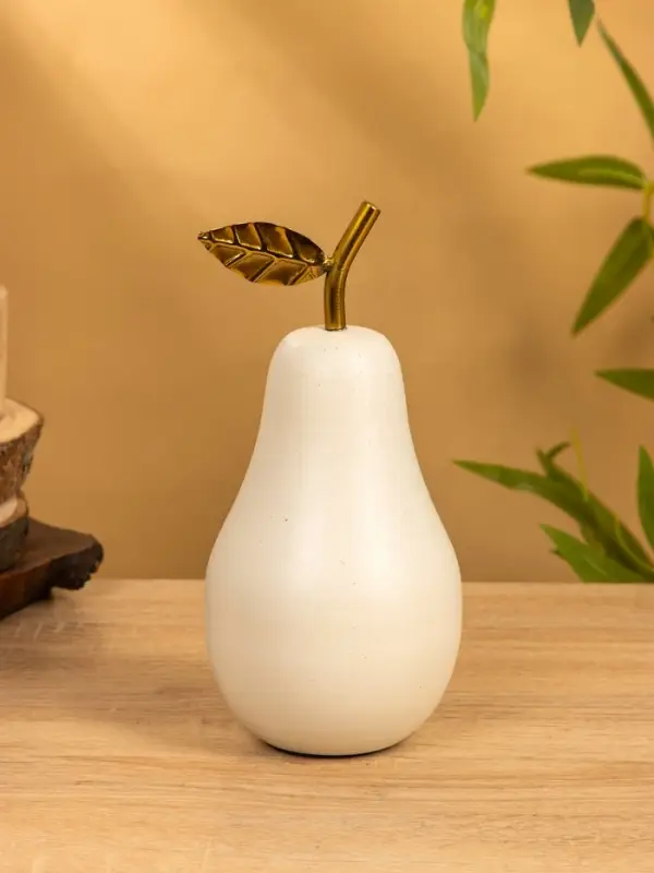 Сувенир "Груша с золотым листом" 10х10х21 см, цв. матовый белый