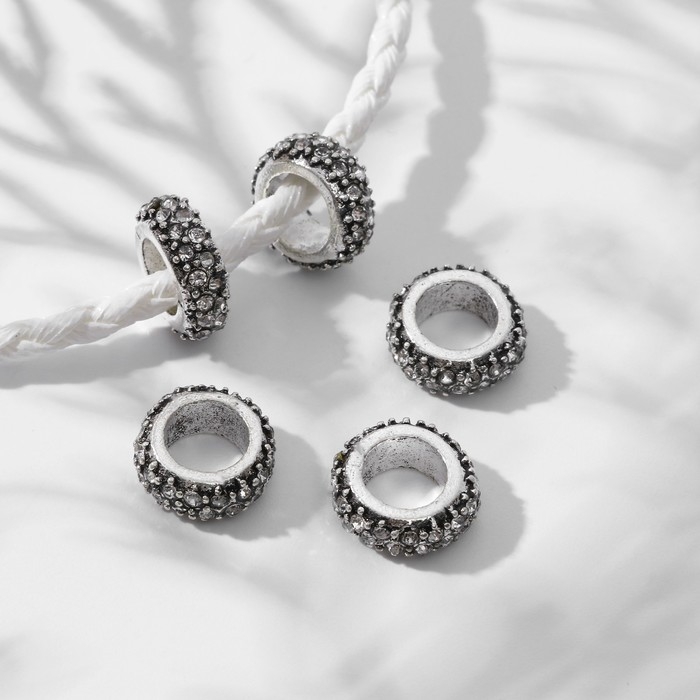 Разделитель &laquo;Кольцо&raquo; блеск, цвет белый в серебре