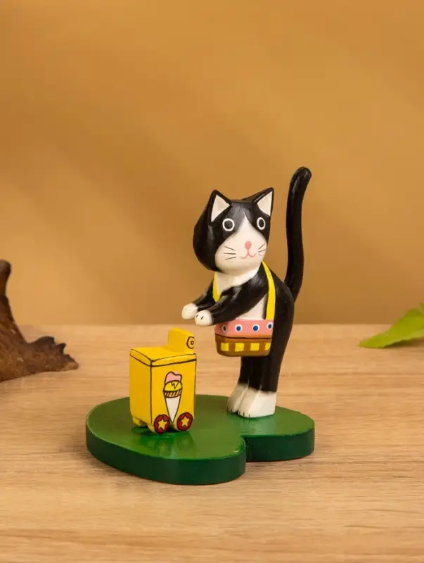 Сувенир на подставке дерево "Кошка мороженщик" 7х8х10 см