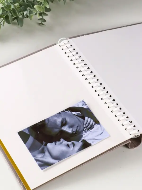 Фотоальбом 10 магнитных листов "Друзья верные" 23X28см, пер-т внутр.спираль