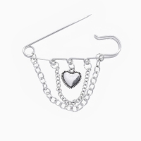 Булавка &laquo;Сердце&raquo; с цепочками, цвет перламутровый в серебре