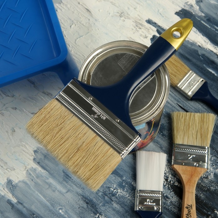 Кисть плоская ТУНДРА, натуральная щетина, пластиковая рукоятка, 4", 100 мм